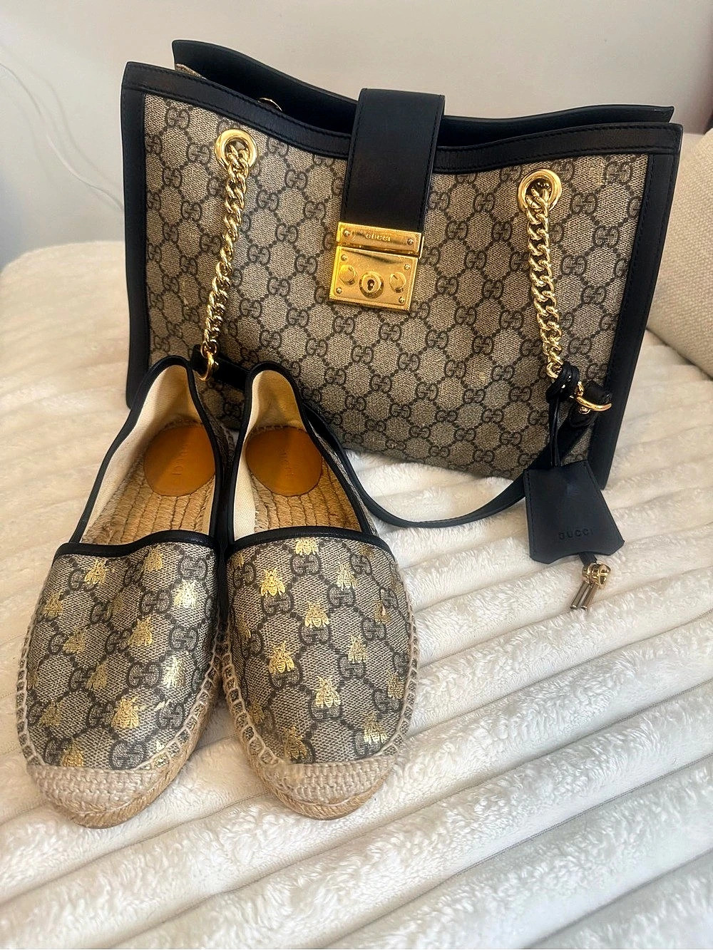 Gucci Padlock GG Supreme Small Shoulder Bag Tote